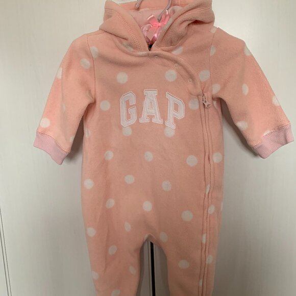 BabyGap Pink Fleece One-Piece Outfit with Bear Hoodie - Size 6-12M - Picture 3 of 8